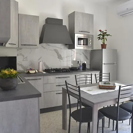 Stella 4*