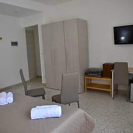 Stella Bed & Breakfast 4*