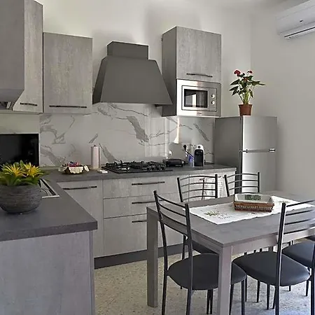 Stella Bed & Breakfast 4*
